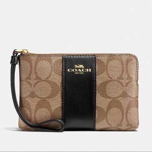 Corner Zip Wristlet In Signature Canvas